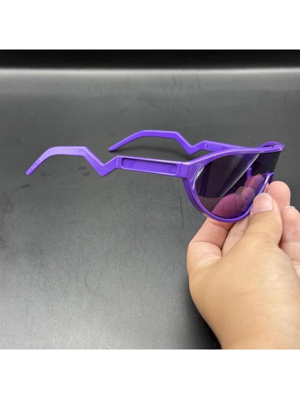 Oakley CMDN Electric Purple Grey Lenses OO9467-0433 (No Wicket/Icons/Nose Piece) - Picture 3 of 12